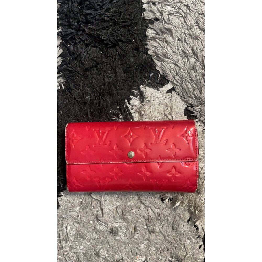 Louis Vuitton Red Sarah Monogram Vernis Portefeuille Patent Bifold Long Wallet